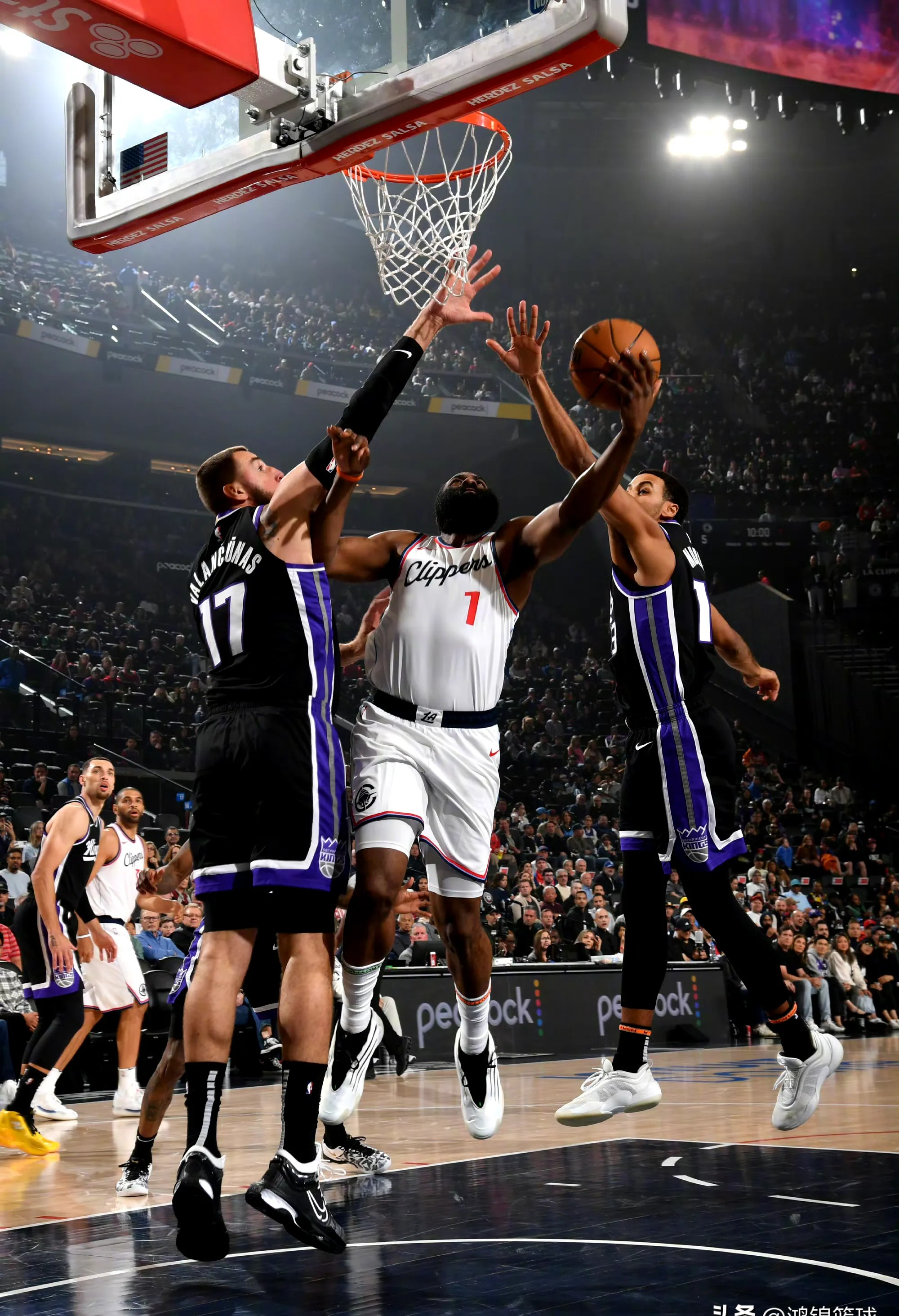 魔术翻盘快船，范弗利特带队取胜