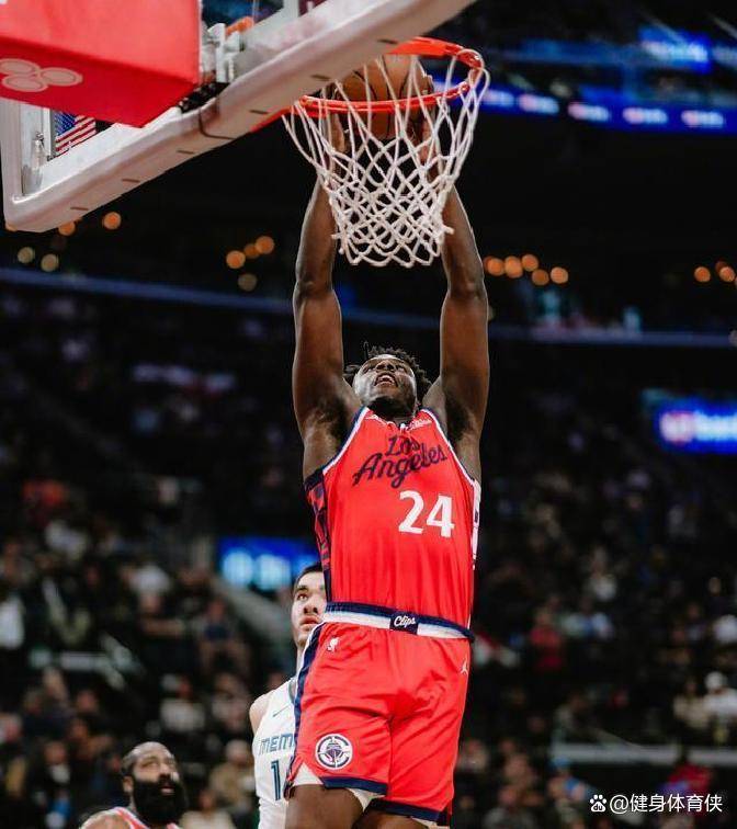 爱游戏在线-快船碾压猛龙，哈登状态火热