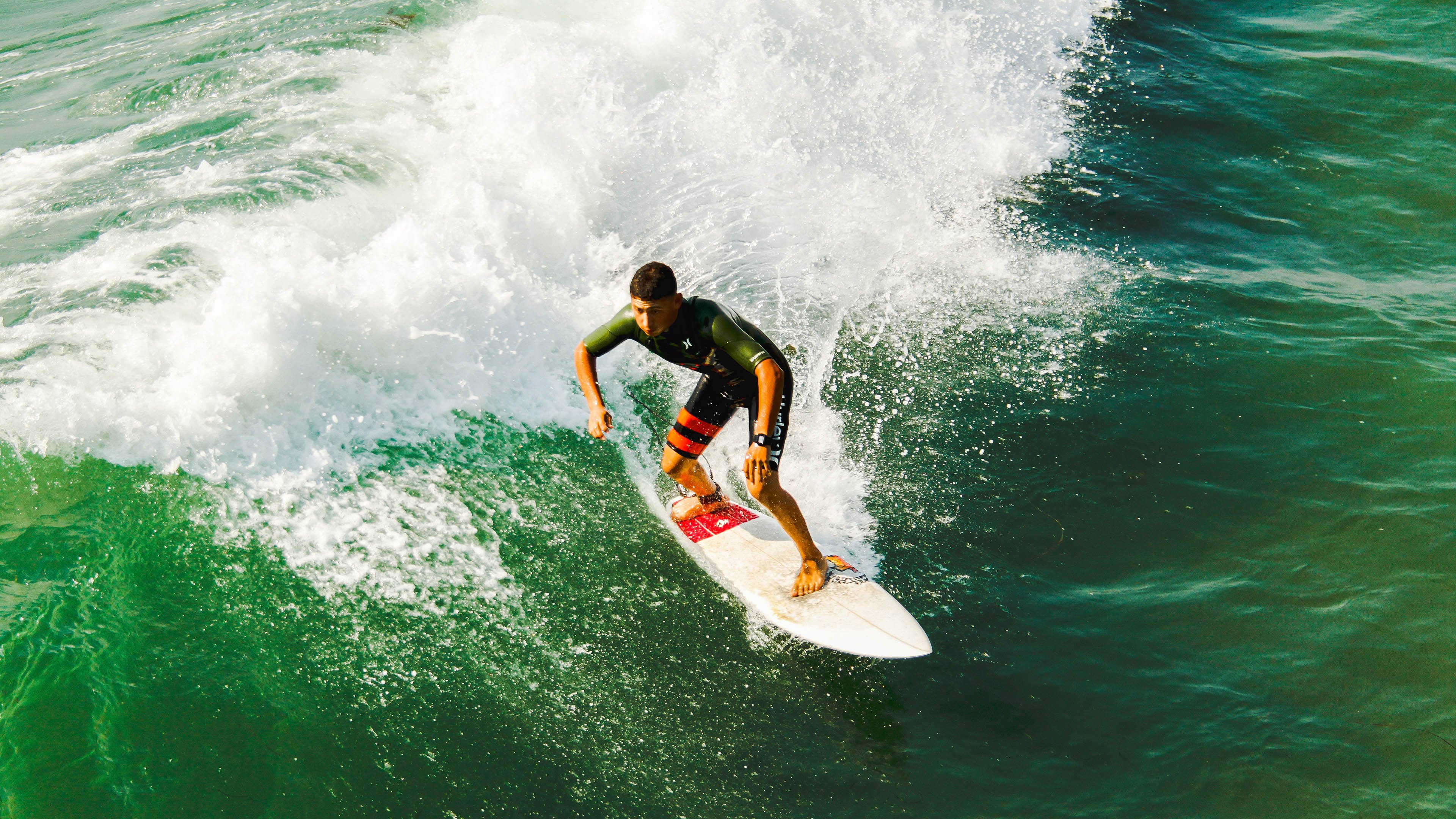 年度焦点之战之夜，坎特进攻端无人可挡，改写绿茵场上的隐形法则